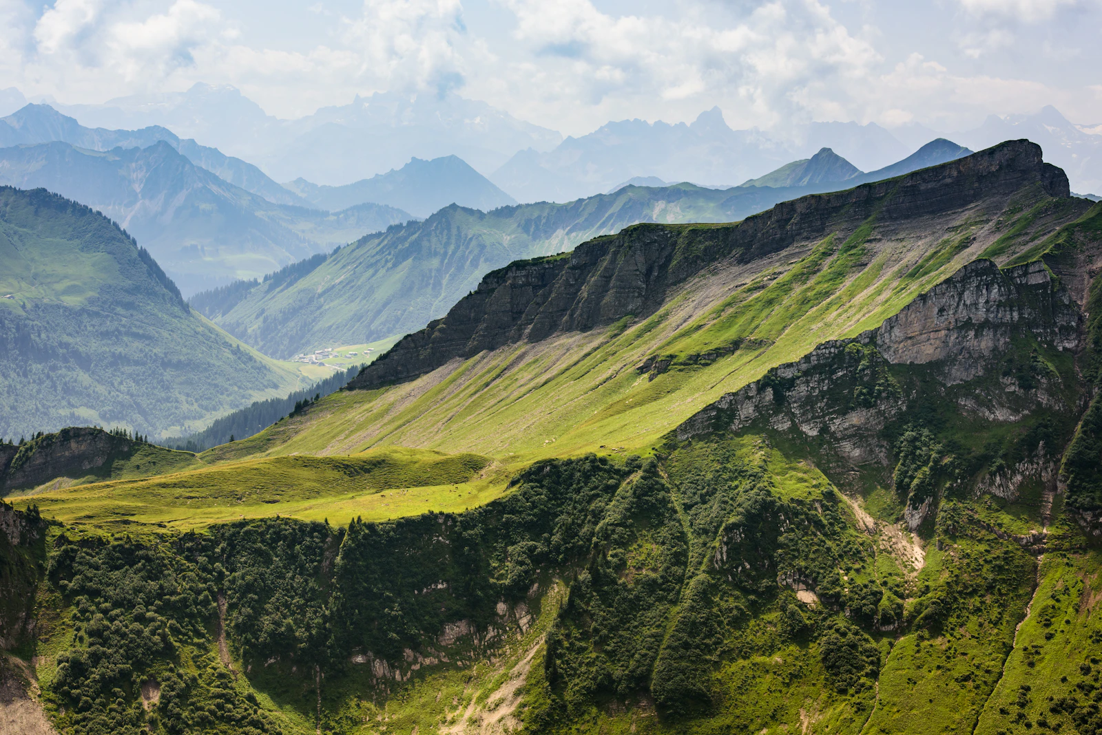 A scenic mountain range