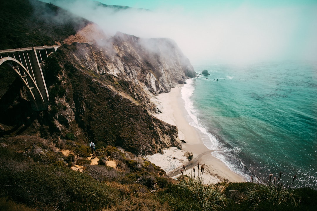 travelers stories about Cliff in Bixby Creek Bridge, United States