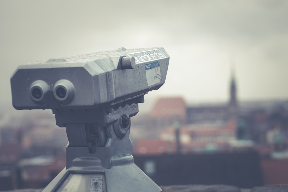 closeup photo of tower viewer