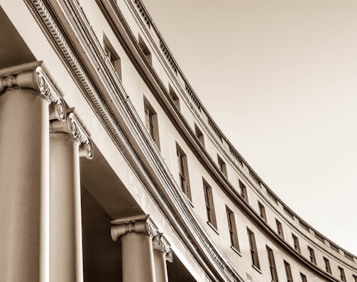 gray concrete building