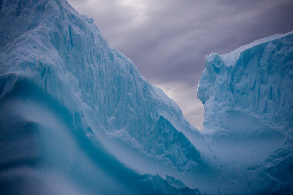 Photographie de paysage de la formation de glace