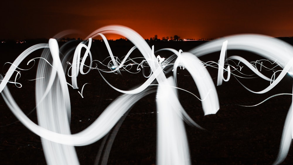 fotografia timelapse de luzes brancas