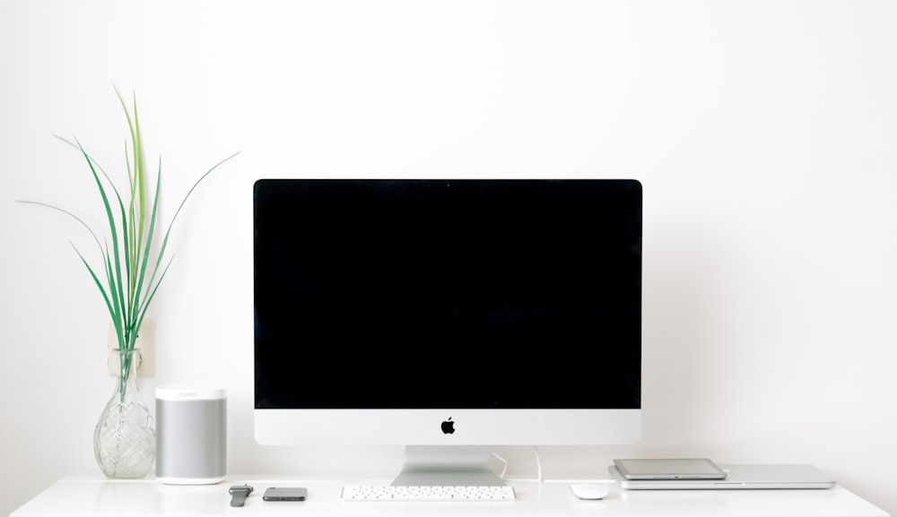 iMac bianco spento