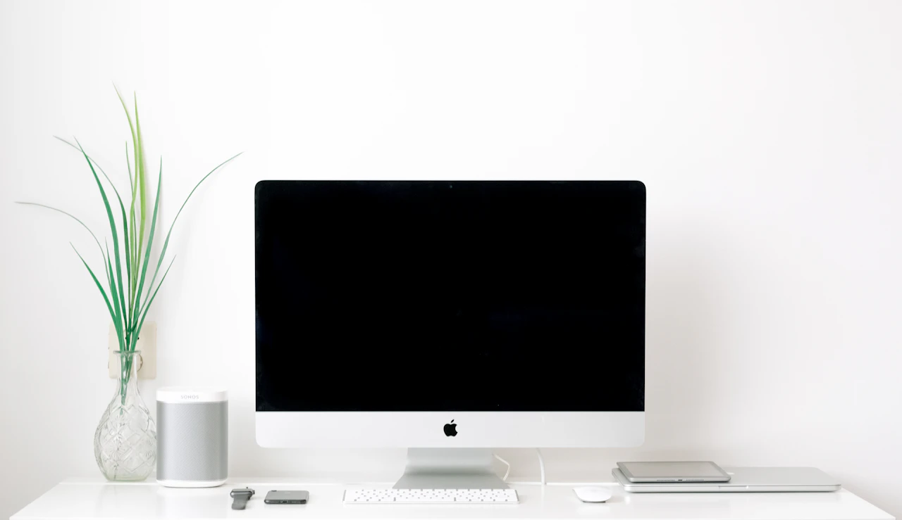 Apple Mac Mini Desktop Workspace and Apple Silicon M-Series Tech Guide
