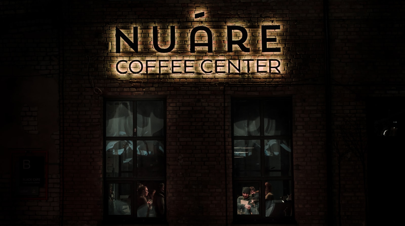 Sigma 85mm F1.4 DG HSM Art sample photo. Nuare coffee center store photography