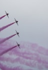 five jets flying during daytime