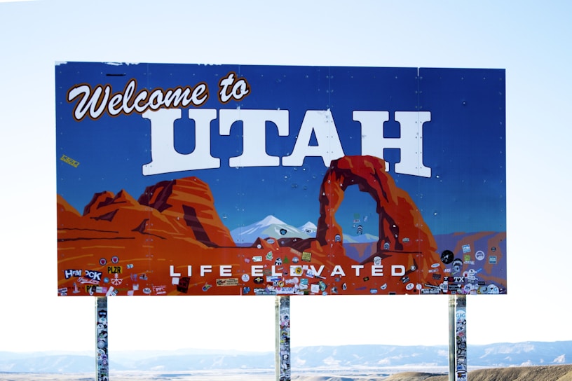 Welcome to Utah signage