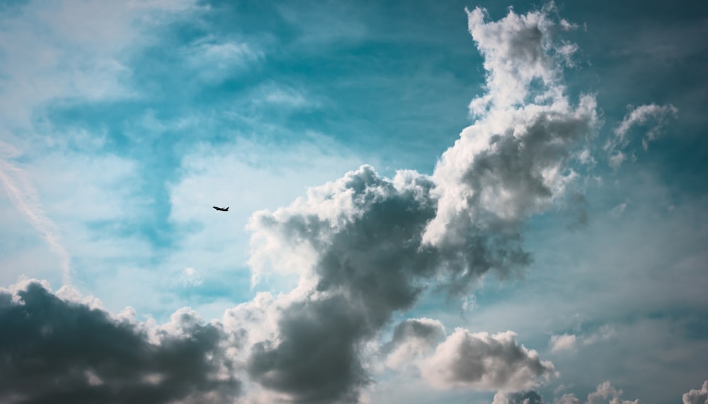 white clouds and blue sky photography