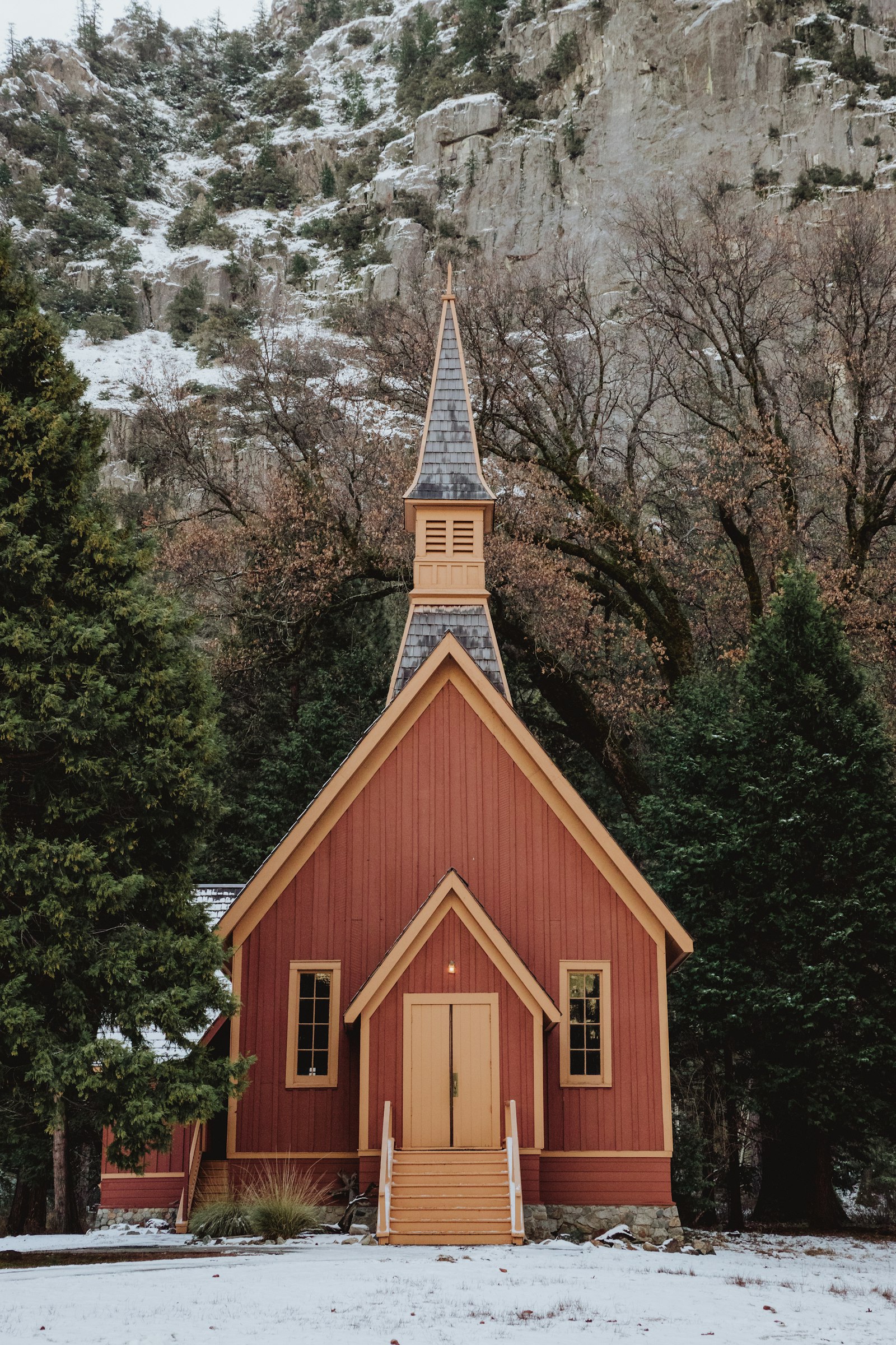 Canon EOS 6D Mark II + Sigma 24-70mm F2.8 EX DG Macro sample photo. Brown wooden house photography