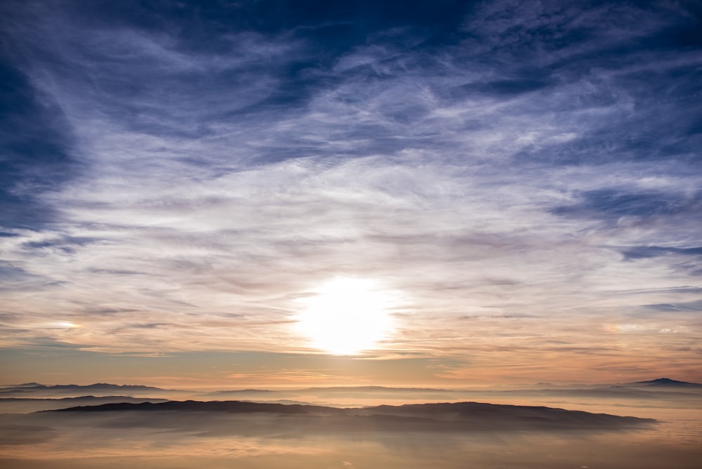 fotografia panorâmica do nascer do sol