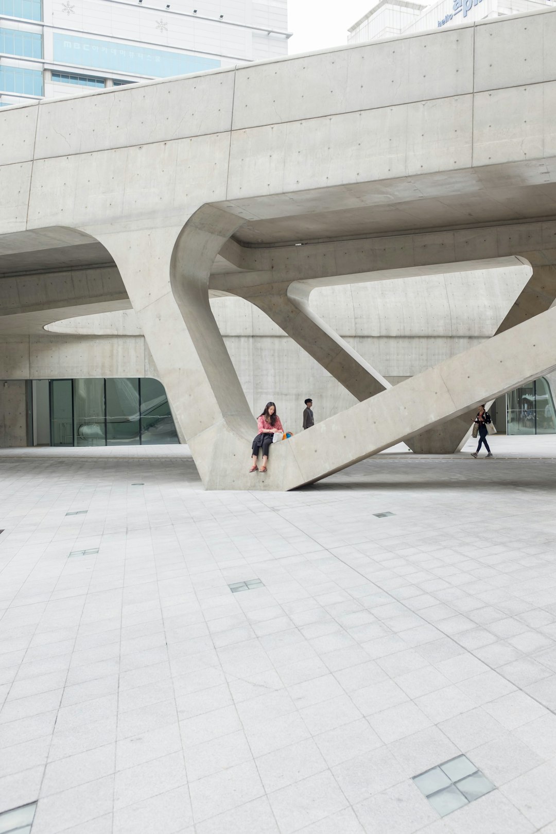 photo of Dongdaemun Design Plaza Bridge near Yongsan-gu