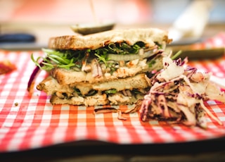 shallow focus lens photography of sandwich