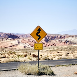 curve road signage