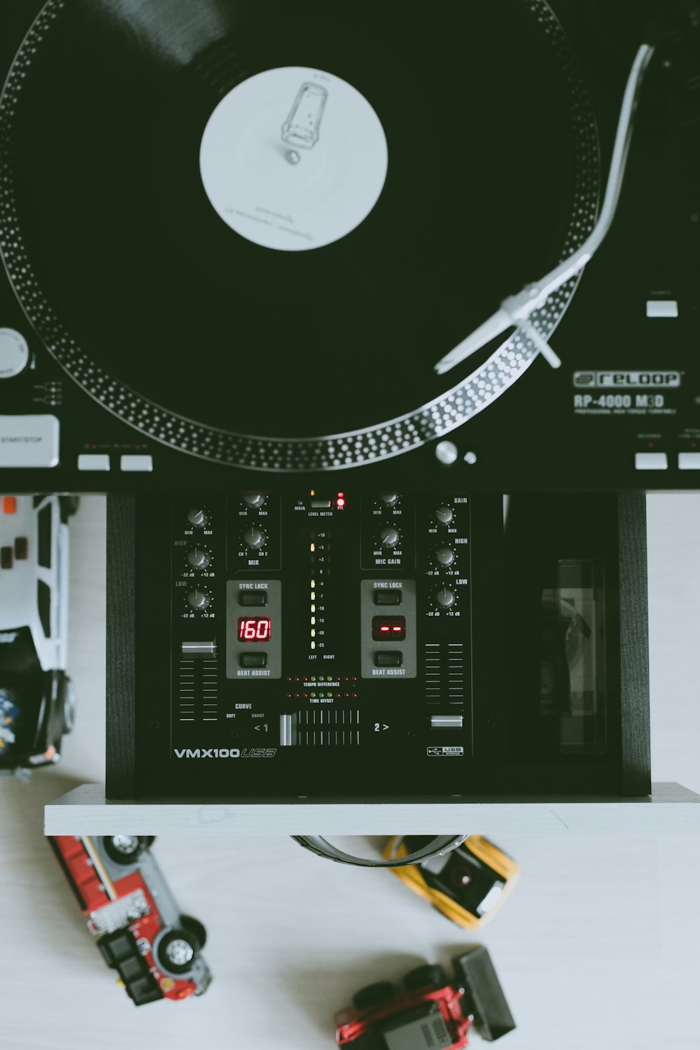 Foto de Black encendido en el tocadiscos