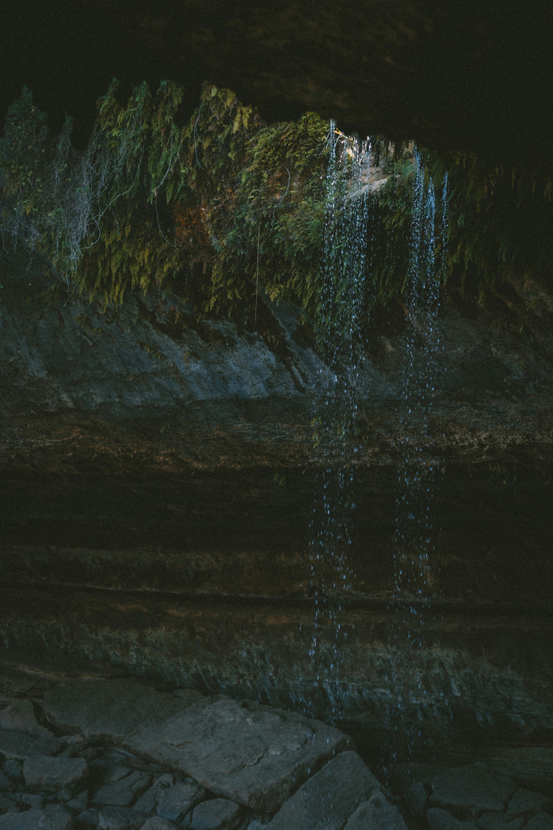 photo-1517349464867-e8f3d2a6e5c3?crop=entropy&cs=tinysrgb&fit=max&fm=jpg&ixid=M3wzMjkxMTF8MHwxfHNlYXJjaHw1MXx8Y2FjaG9laXJhc3xlbnwwfHx8fDE3NjQwNzc1MzV8MA&ixlib=rb-4.1 Cachoeiras no Brasil