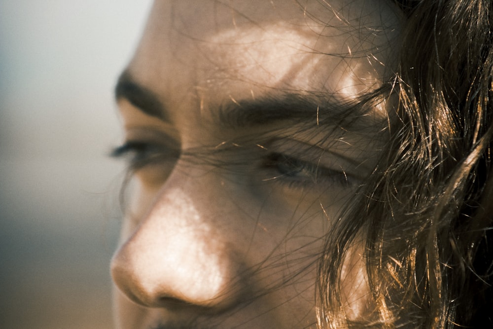 closeup photo of man face