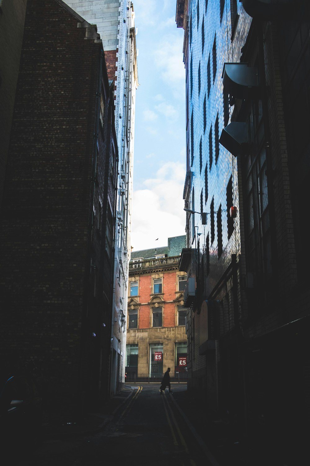 man's eye view of building