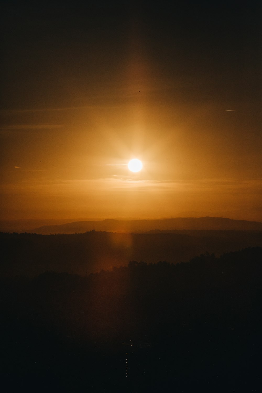 Foto de la silueta de la puesta del sol