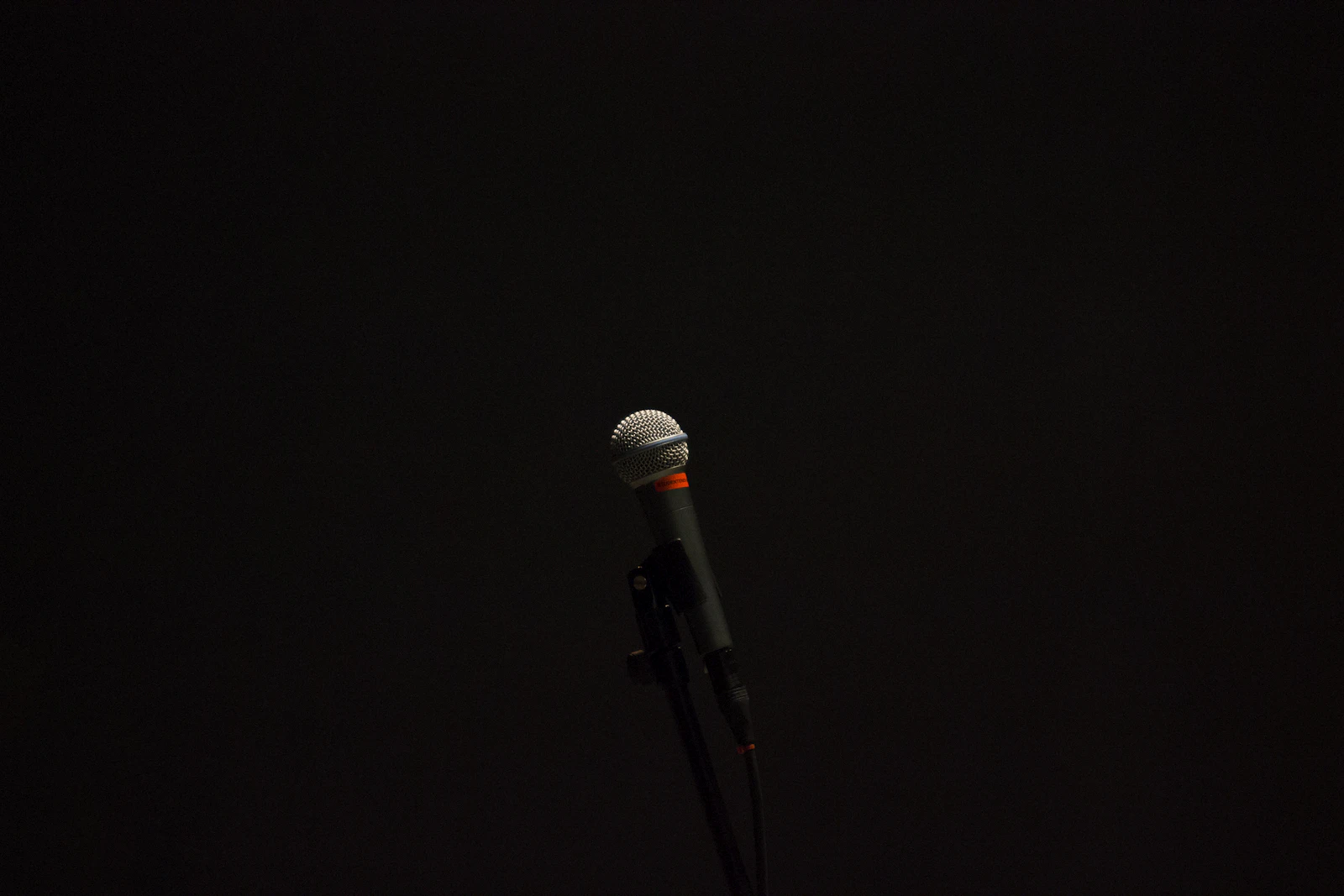 Clean microphone stand