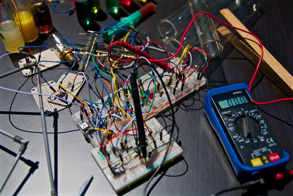 Elektronische Leiterplatten in der Nähe des Testers