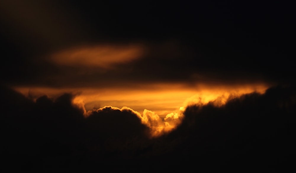 ゴールデンアワーの雲