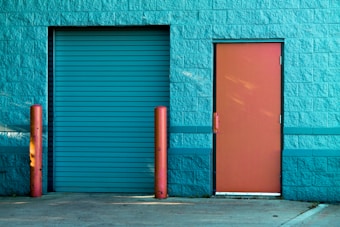Photo 1517490092715 525476fb49ac?q=85&w=340&h=340&fit=crop