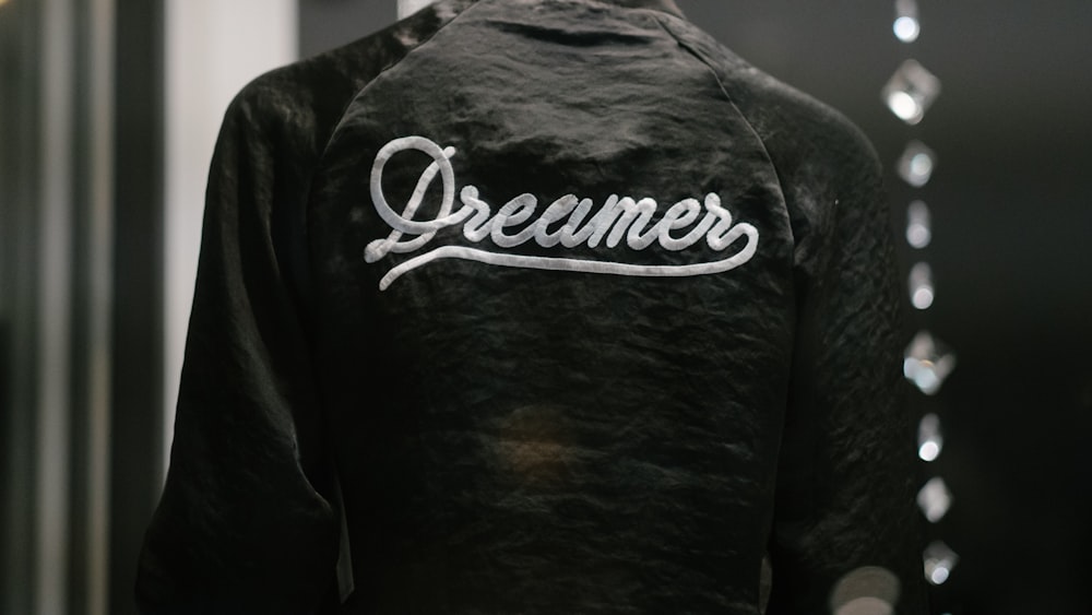 jaqueta preta estampada Dreamer
