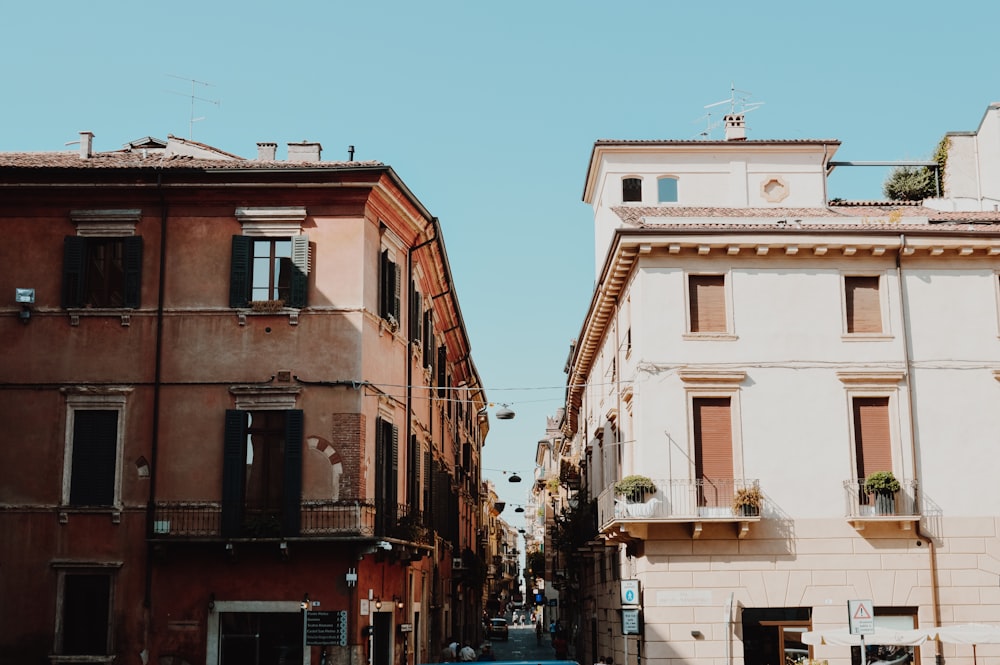 photo de maisons pendant la journée