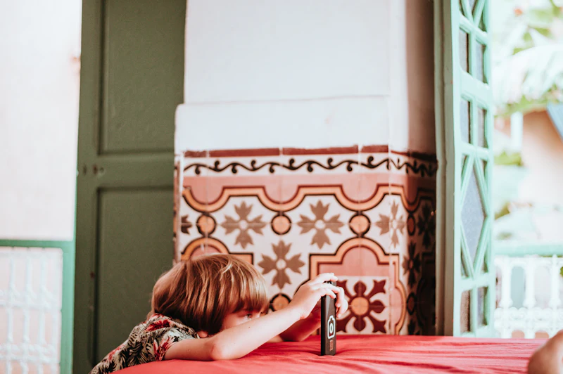 Mobile Addiction in Children: Signs, Effects and What Parents Can Do