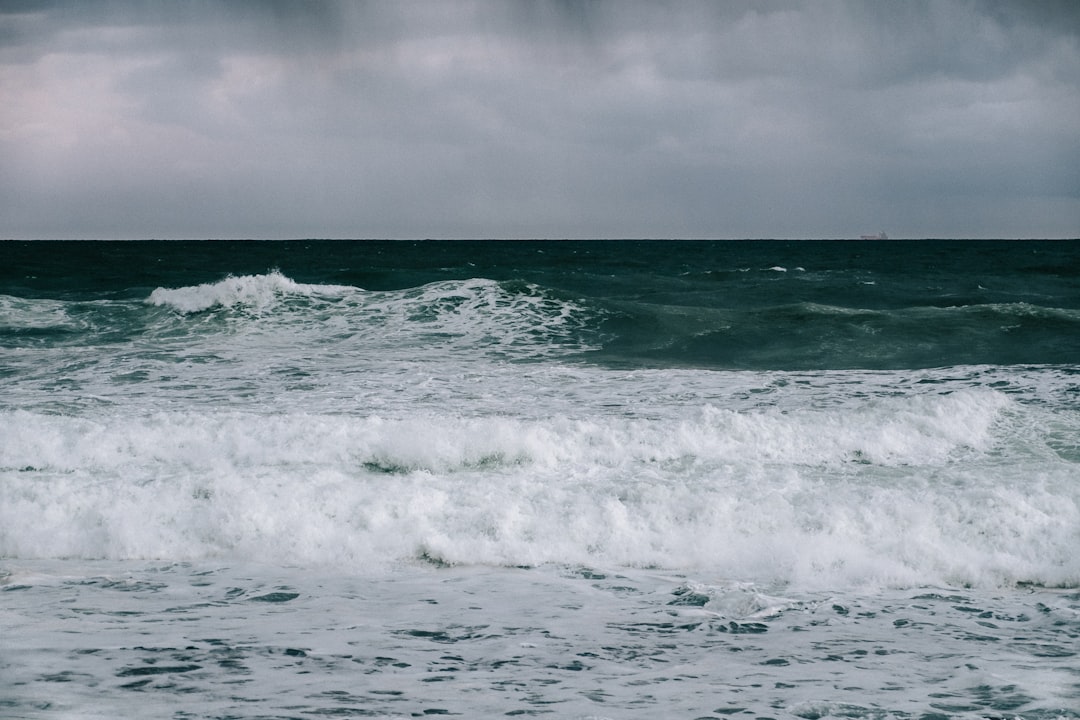 Shore photo spot Playa Gorrondatxe Cantabria