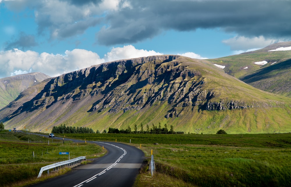 landscape photography of green and gray mountain