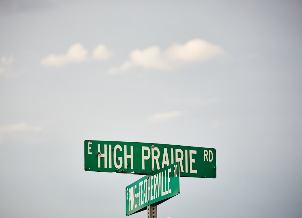 foto de la señalización de High Prairie Road