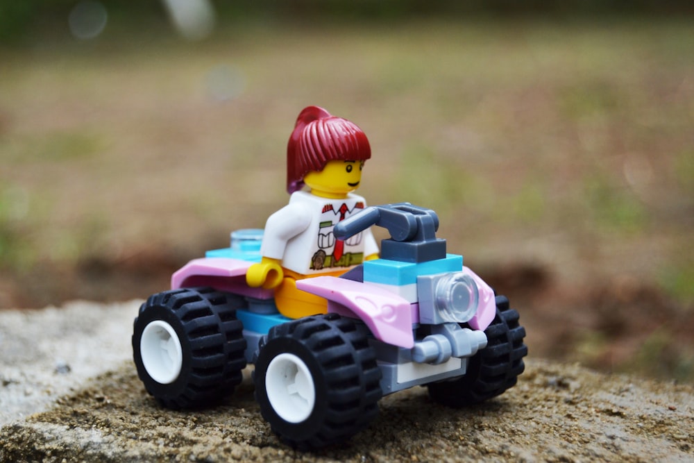 Minifigurine de personnage LEGO girl