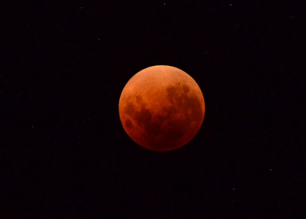 foto dell'eclissi lunare di notte