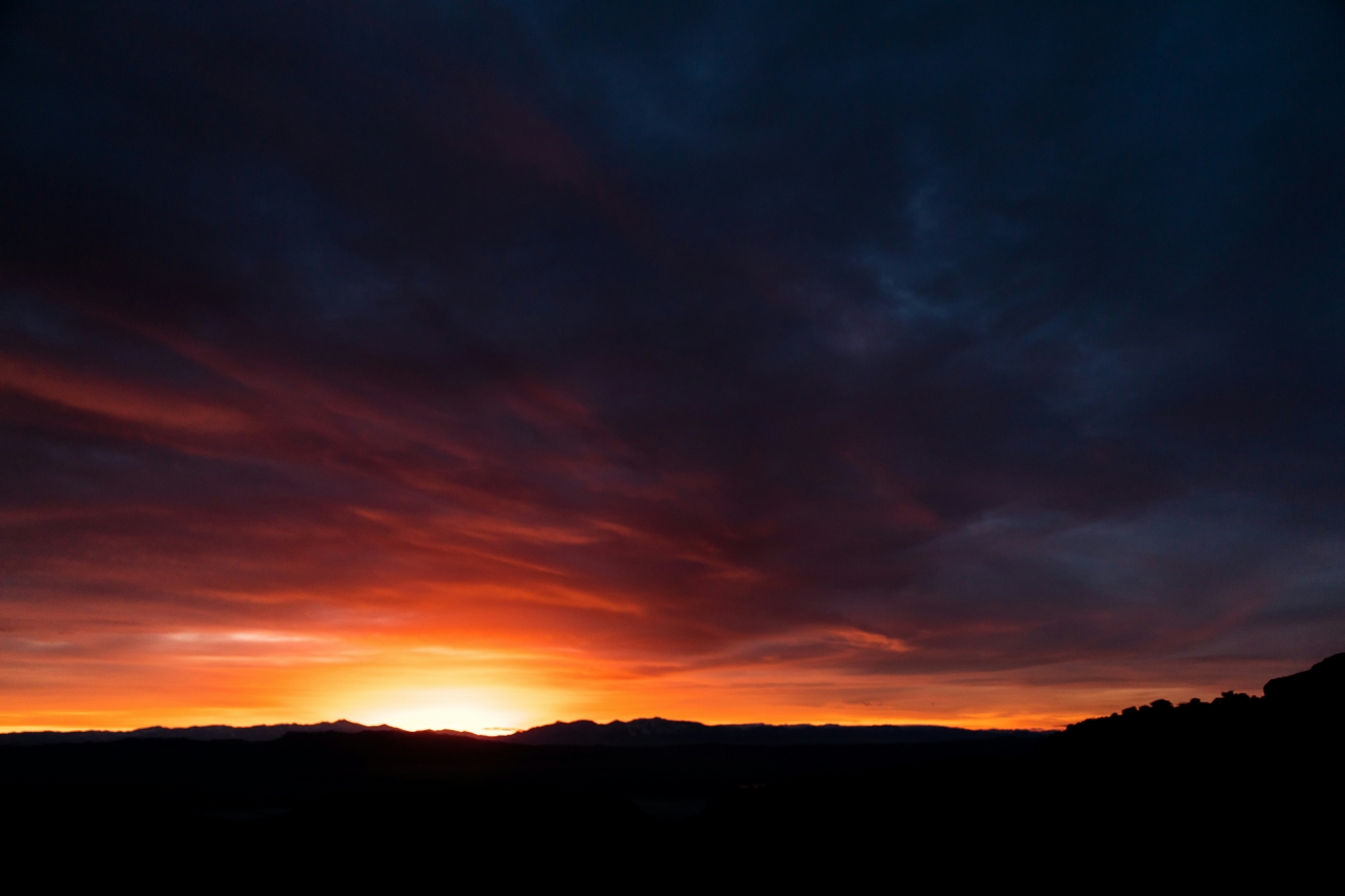 Photo by worldsbetweenlines