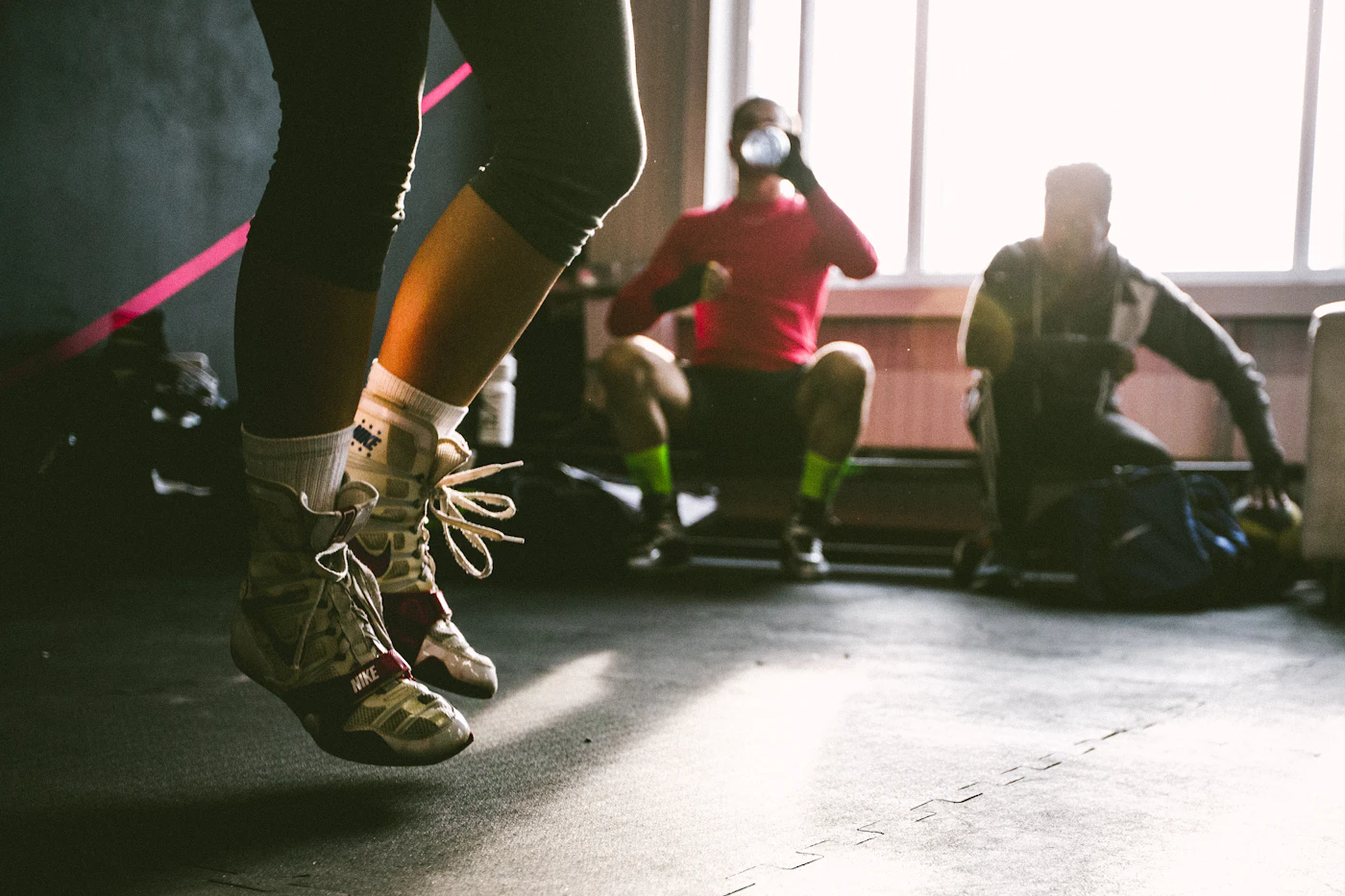 An Elite direct-drive smart trainer set up for an indoor session