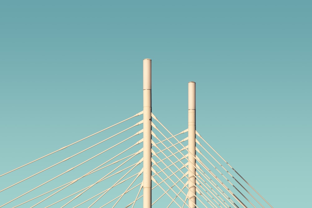Capture d’écran de la suspension du pont gris