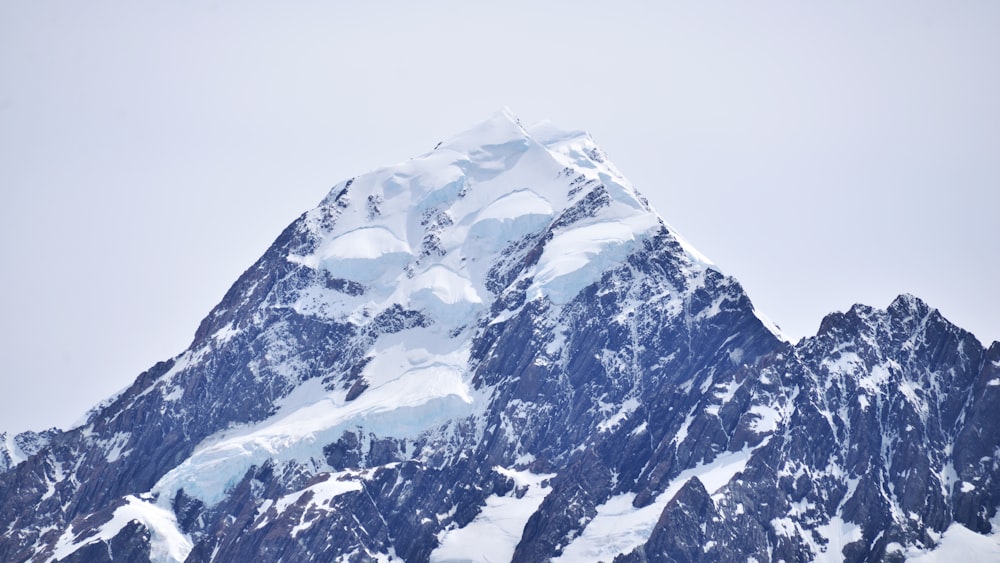 Neve ricoperta di montagna