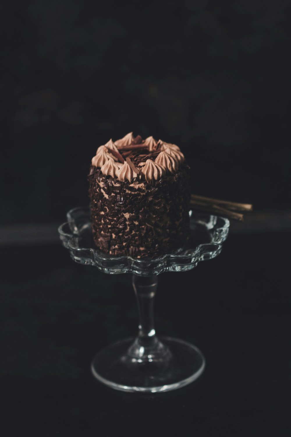 round chocolate cake
