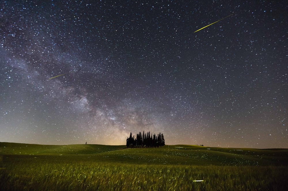 Estrela Cadente e Via Láctea à noite