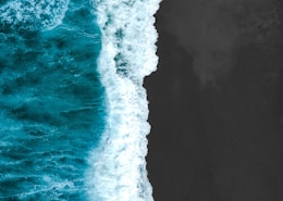 aerial photography of sea wave
