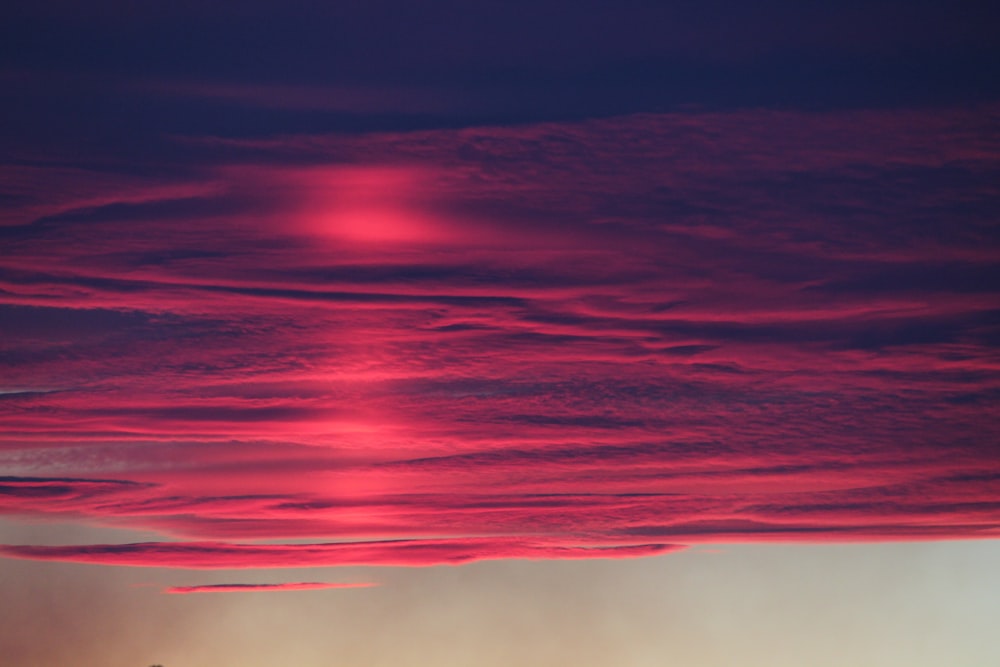 Cuerpo rojo de agua