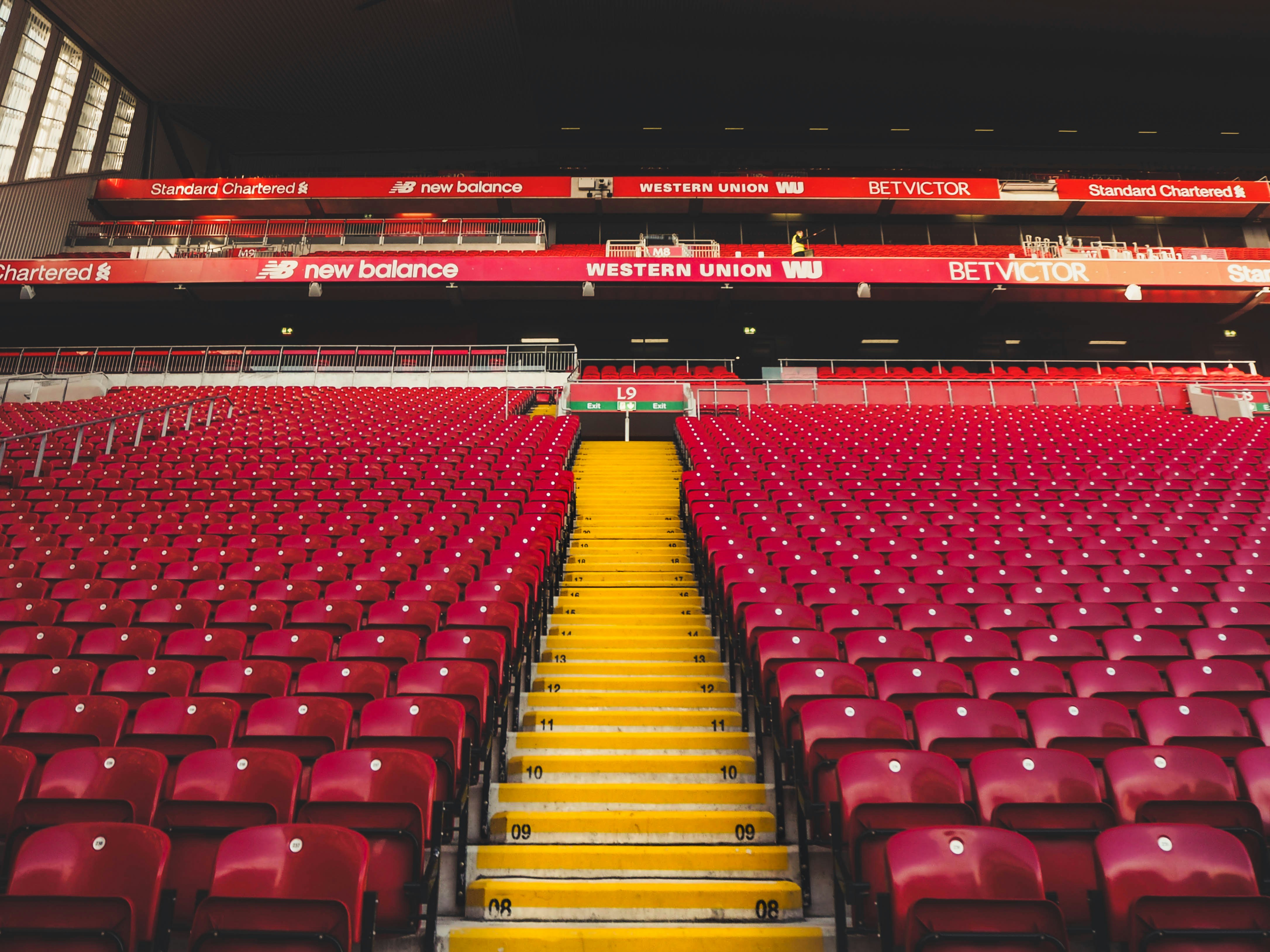 L9 - Main Stand