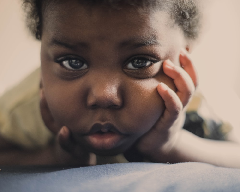 Fotografía de primer plano de la niña