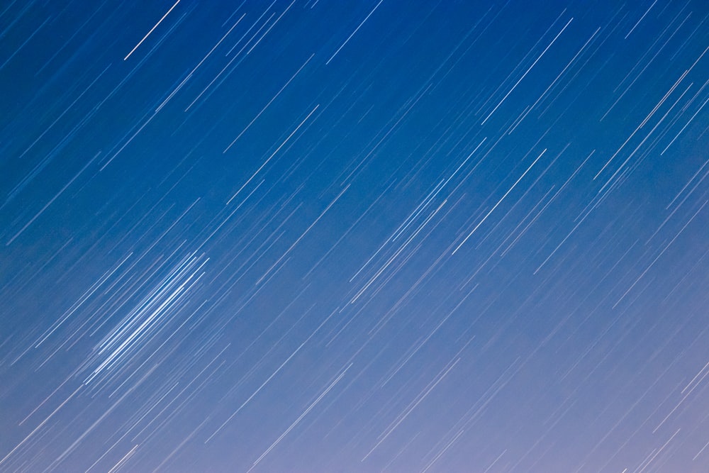 timelapse photo of rain at daytime