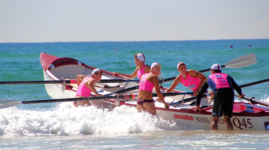 travelers stories about Rowing in Kirra, Australia
