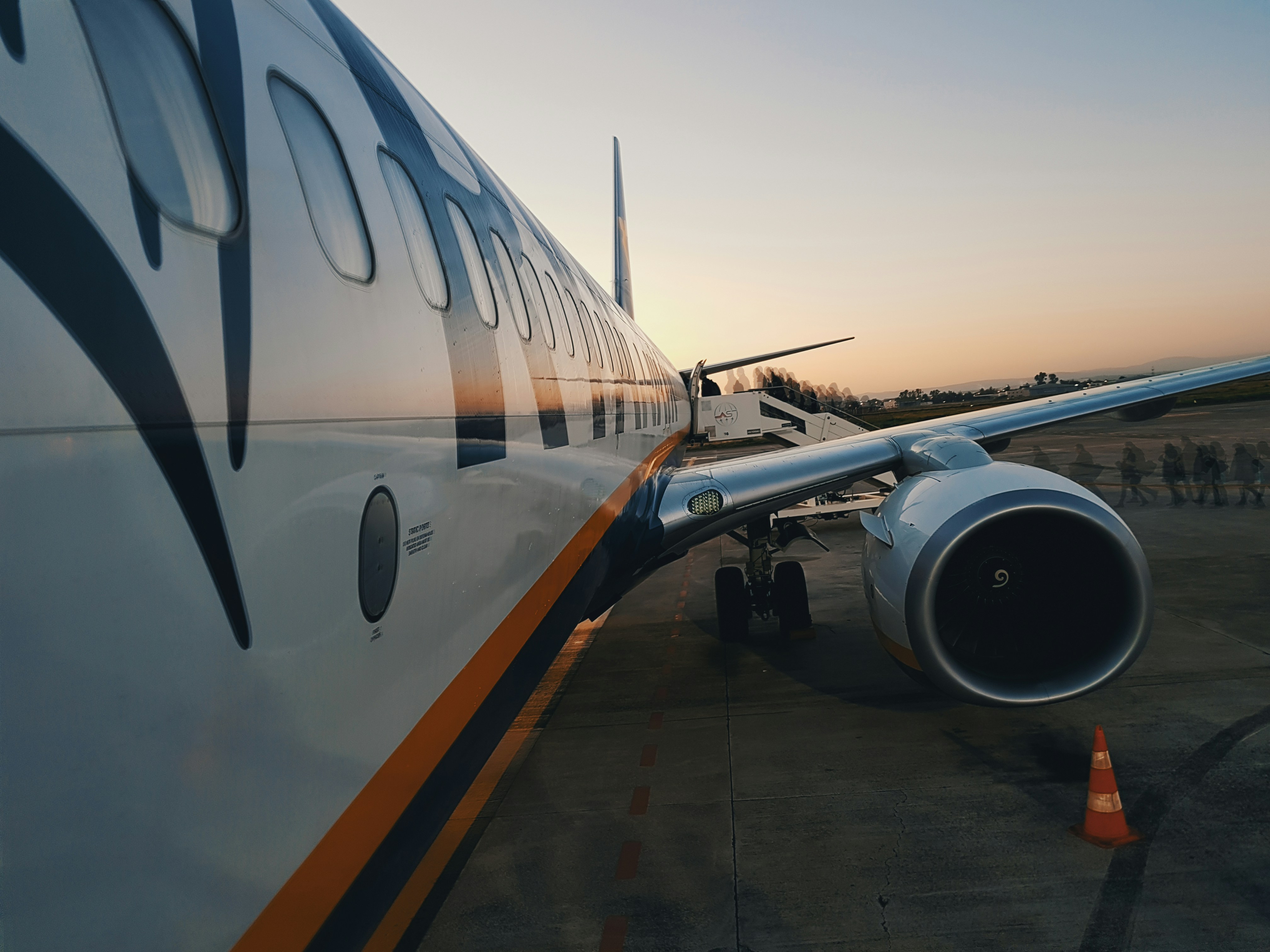close up photography of airplane