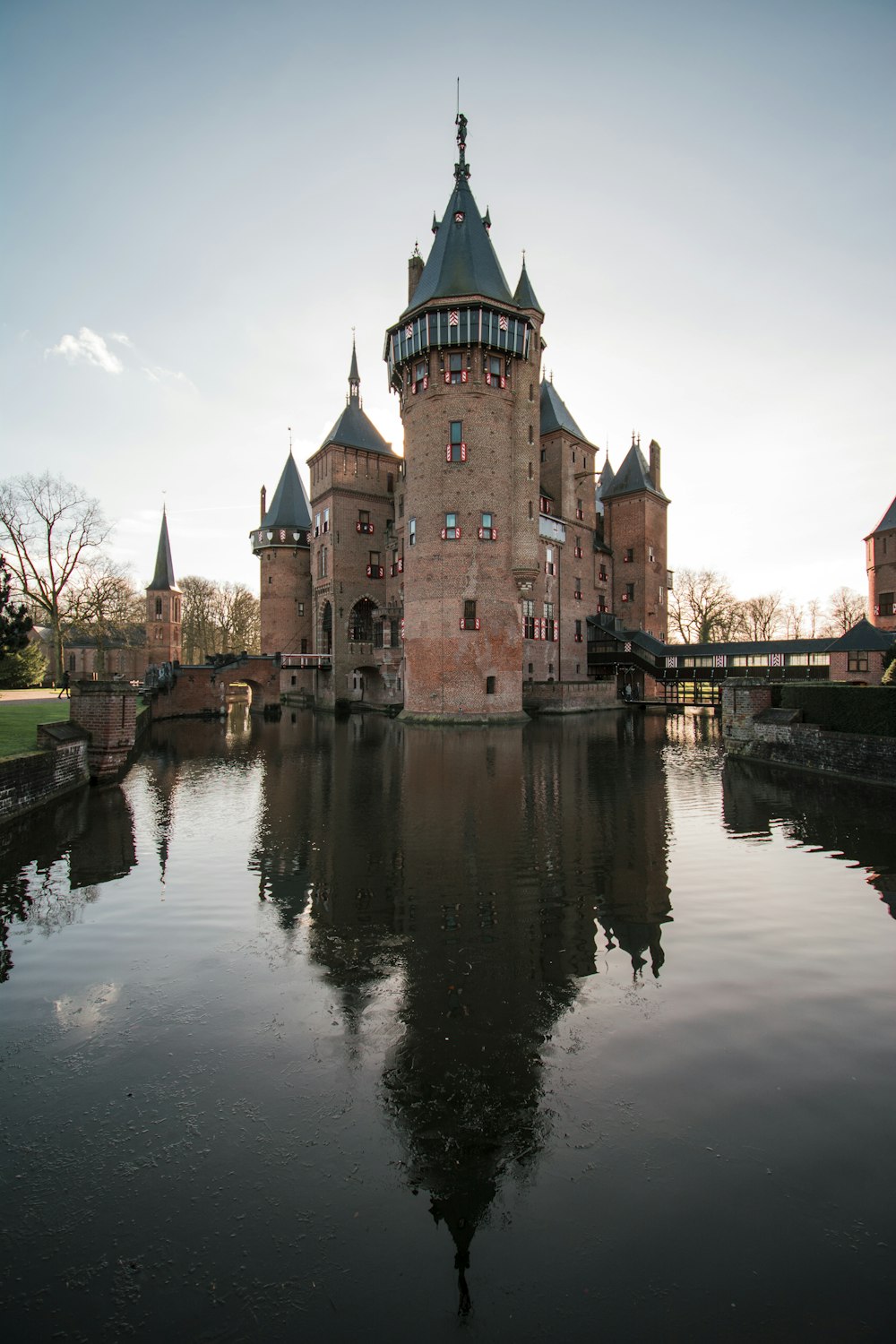 Château en béton brun