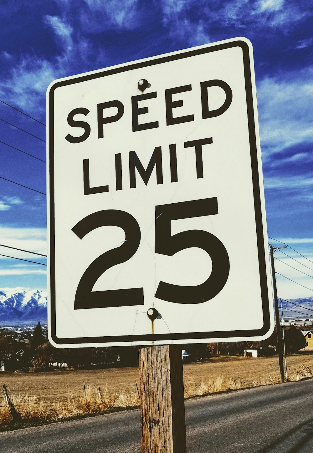 speed limit 25 sign