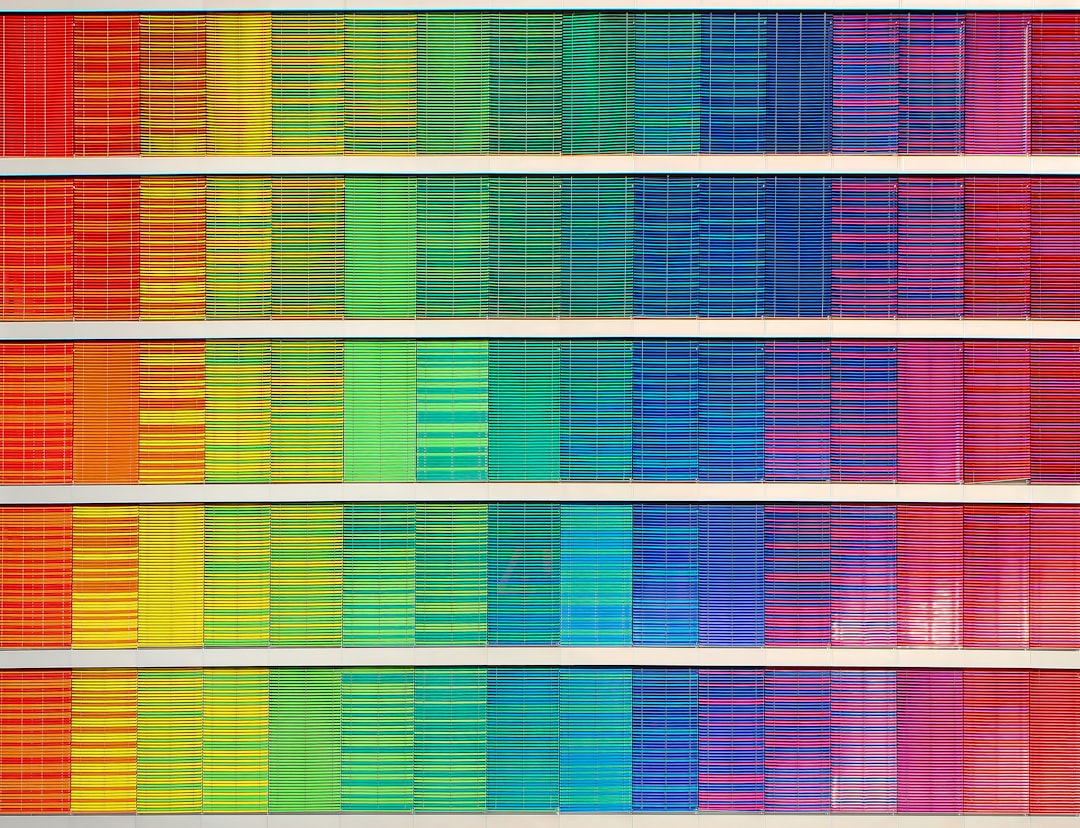 rainbow frequency, Colored facade